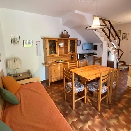 Apartman Charming Two Level With Garden And Bbq