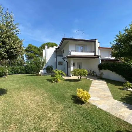 Apartment Charming Two Level With Garden And Bbq